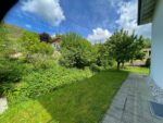 Hinter dem Haus Grundstück